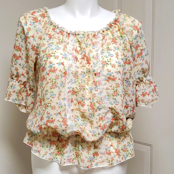 Lilly Lou Floral Blouse - Picture 1 of 5